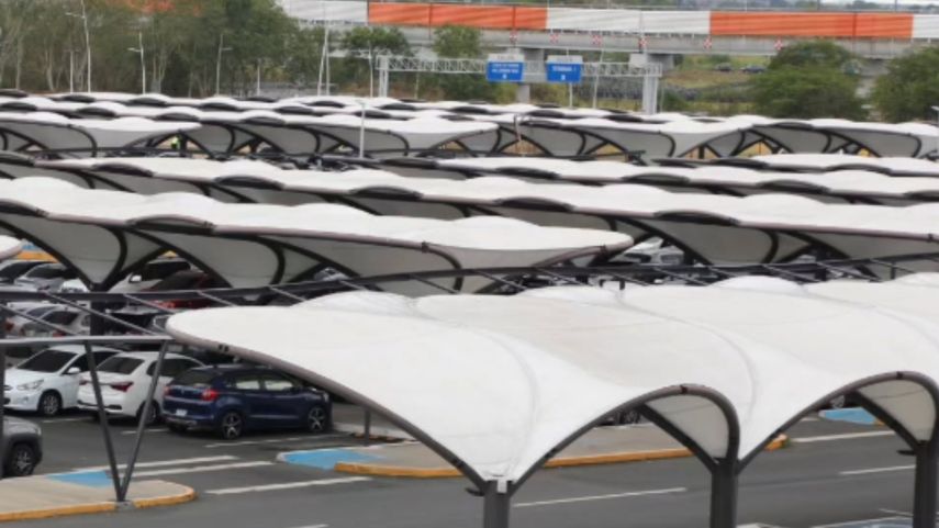 Estacionamientos en el Aeropuerto Internacional de Tocumen.