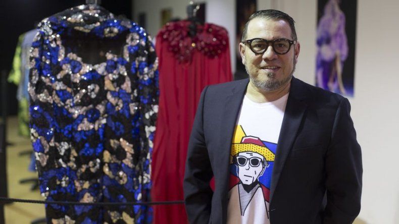 Icónicos vestidos de Celia Cruz se exhiben por 1era vez en R.Dominicana
