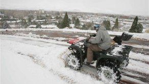 Tormenta cubre de nieve el oeste de EU