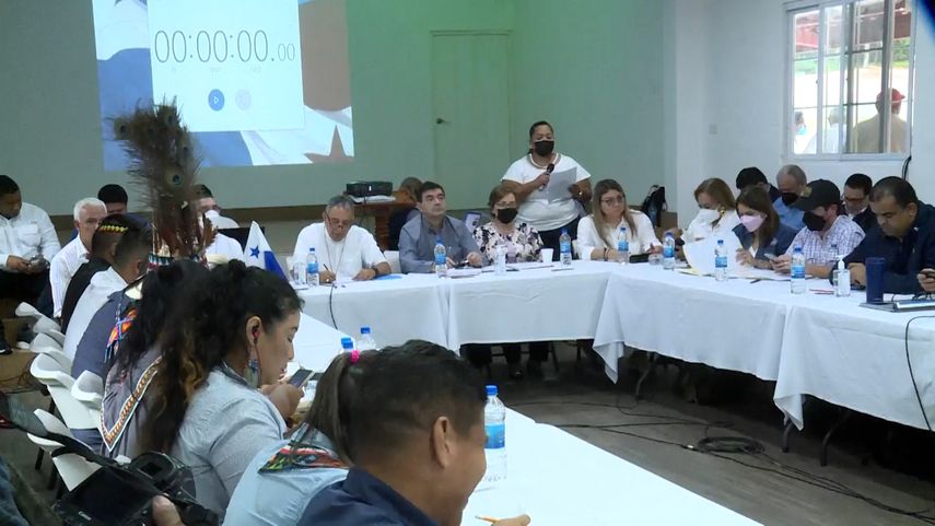 Inicio de la mesa única del diálogo en Penonomé.