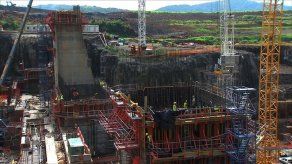 Ampliación del Canal de Panamá con avance global 72