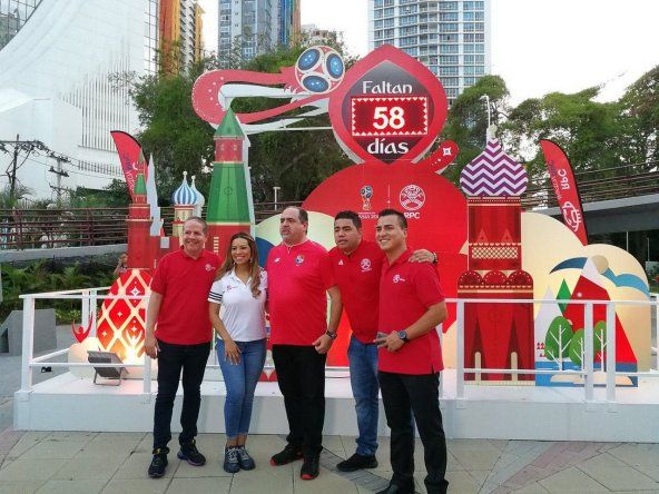 Inauguración del reloj con la cuenta regresiva de Rusia 2018