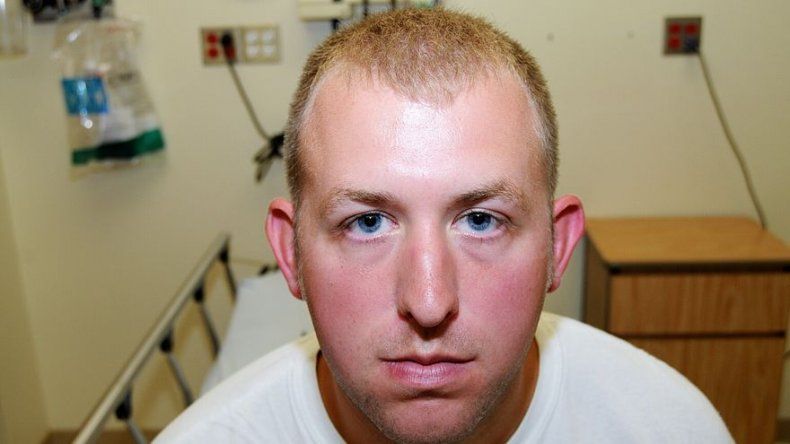 Ferguson: Policía que mató a adolescente renuncia