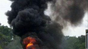 Articulado choca contra objeto y se incendia en carretera Panamá - Colón