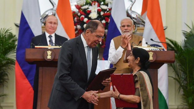 India y Rusia sellan un acuerdo para la compra de misiles antiaéreos S-400