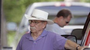 Petróleo cae debajo de 125 dólares