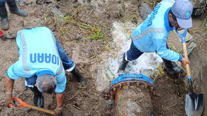 Continúa los trabajos del IDAAN por reparar tubería en San Miguelito.