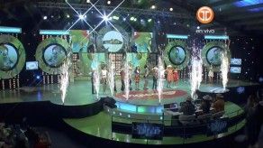 Fulvia González junto a la nueva generaciónde Semilla de Cantores