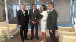 Parlatino entrega resolución de apoyo al presidente de GESE tras caso Waked