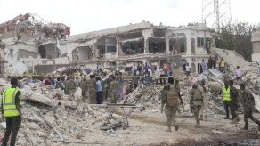 Al menos 137 muertos y 300 heridos en atentado de Mogadiscio
