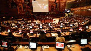 Inicia sesión de Parlamento Ecuador para designar sucesora de vicepresidente