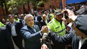 Duque vota con el anhelo de que a Colombia la gobierne una nueva generación