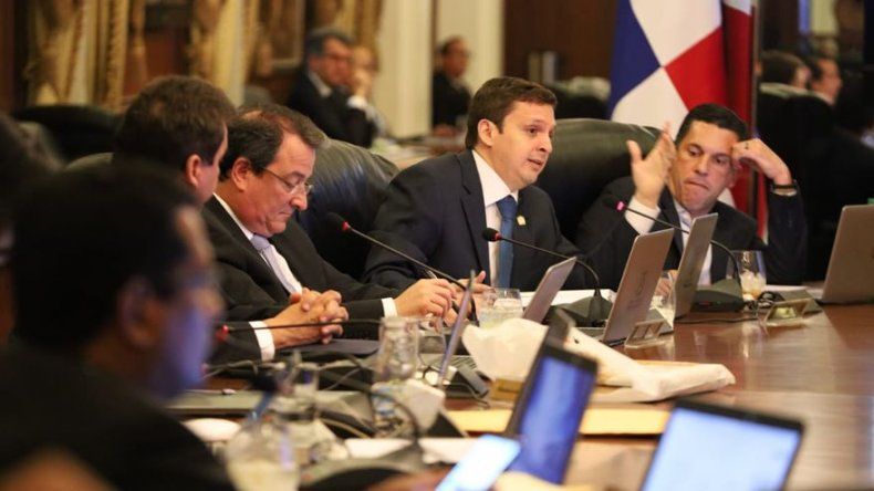 Buscan penalizar introducción de armas y celulares a centros penitenciarios