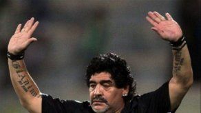 Maradona sueña con un tridente con su nieto