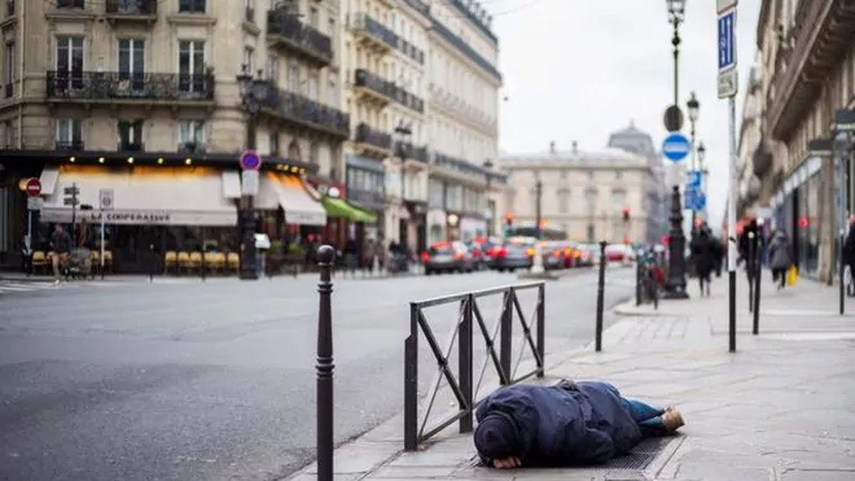 En France, plus de 300 000 personnes sont sans abri