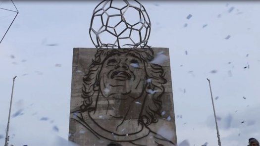 Descubren enorme monumento a Maradona en Argentina