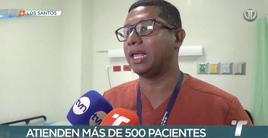El oncólogo de la unidad oncológica de Azuero atiende a pacientes