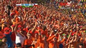 Holanda clasifica primero en el grupo B tras vencer 2-0 a Chile