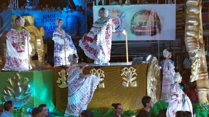 Domingo típico en el Carnaval de Chitré 2020