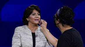 Yasna Provoste Campillay, se graduó de profesora de educación física y cursó un Magíster en Administración Educacional en el vecino puerto de Valparaíso.