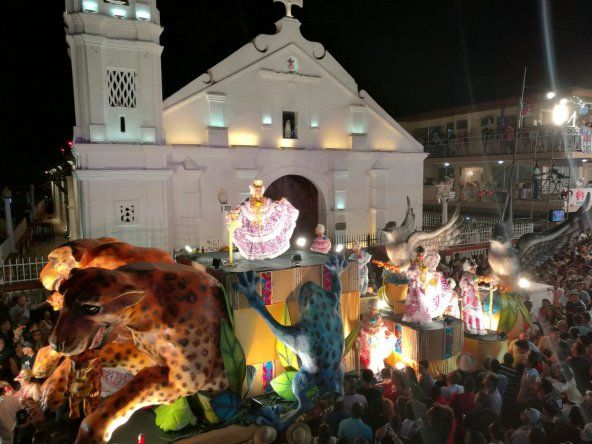 Paseo folclórico del Martes de Carnaval en Las Tablas