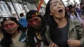 Presidente ecuatoriano busca acercamiento con indígenas