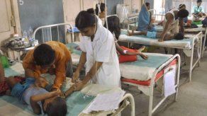 Comida que provocó la muerte de 23 niños en India contenía insecticida