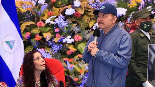 El presidente de Nicaragua, Daniel Ortega, junto a la vicepresidenta y la primera dama, Rosario Murillo.