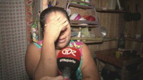 Mujer encadena a su hijastra para criarla