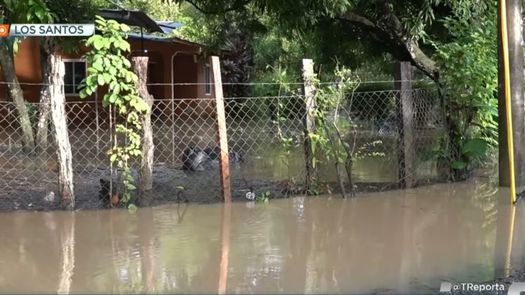 Ministra de Gobierno recorre áreas afectadas por inundaciones en Tonosí. Ministra de Gobierno recorre áreas afectadas por inundaciones en Tonosí.