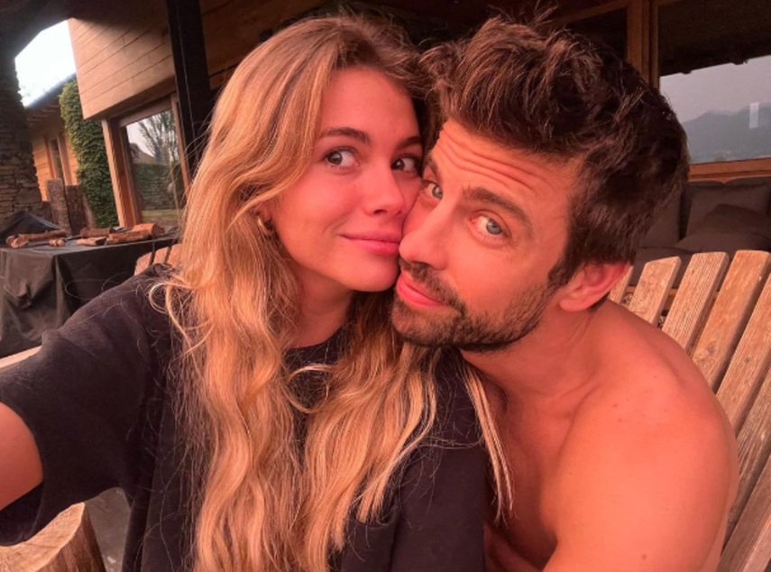 Piqué desbordando su muestra de amor con Clara Chía.
