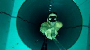 Buceo libre en la piscina más profunda del mundo