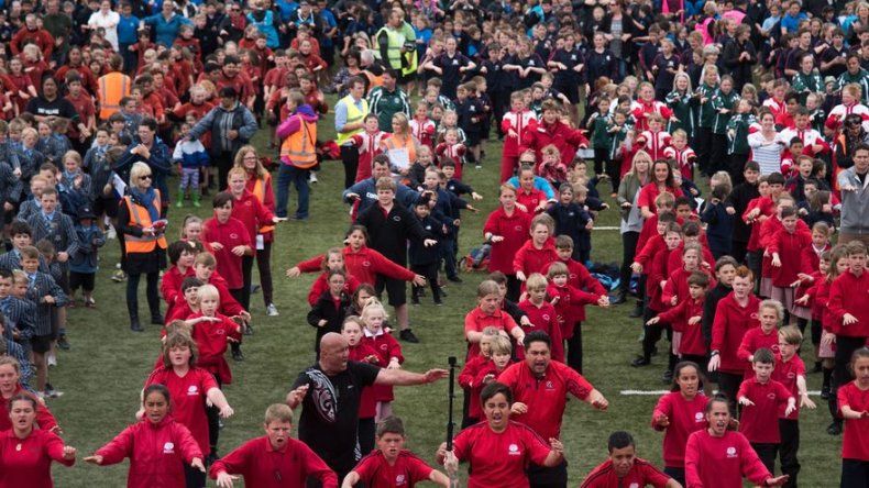 En Nueva Zelanda, 7.000 estudiantes proclaman el nuevo récord del mundo de haka