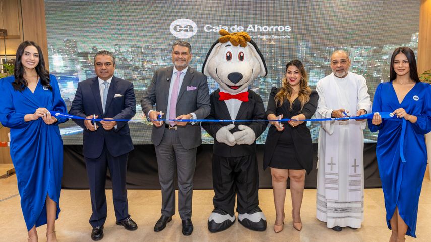 Caja de Ahorros reinaugura su Sucursal Casa Matriz