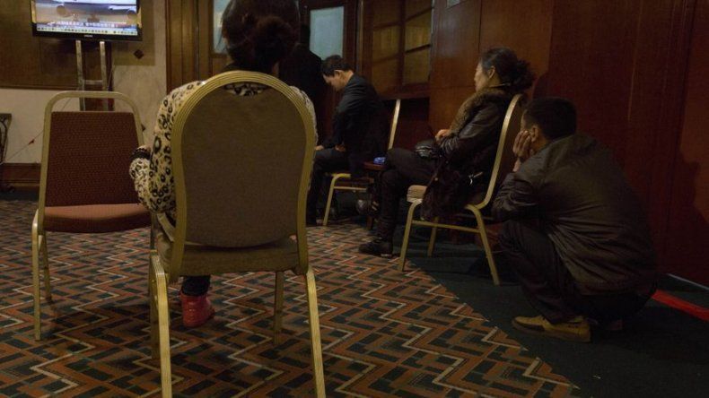 Avión perdido viró y sobrevoló Malasia