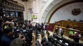 Chavismo dice que el Parlamento busca dar un golpe de Estado en Venezuela