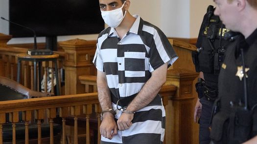 Hadi Matar, acusado de atacar a Hadi Matar.