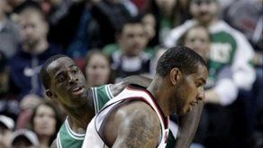 Matthews suma 24 y Blazers doblegan a Celtics