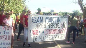 Moradores en La Mesa de San Martín cierran vía en Pacora