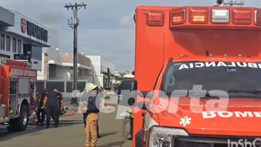Bomberos atienden incendio dentro de una bodega en el Parque Industrial de Costa del Este