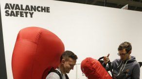 Feria ofrece lujos para campistas y perros