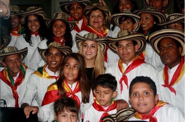 La Caixa y fundación de Shakira presentan proyecto para jóvenes
