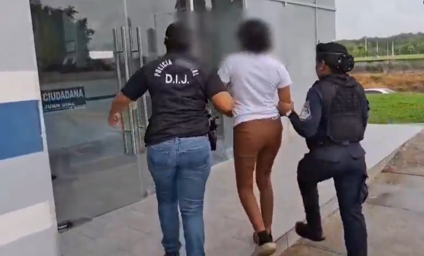 Mujer aprehendida por estafa.