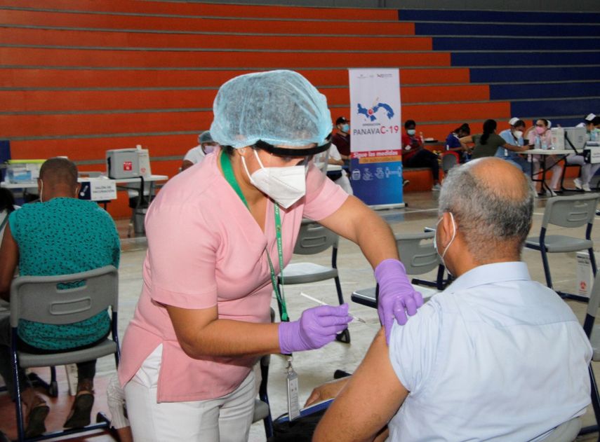 Jornadas de vacunación contra covid-19 en Panamá.