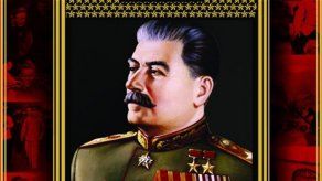 Controversia en Rusia por libretas con la imagen de Stalin