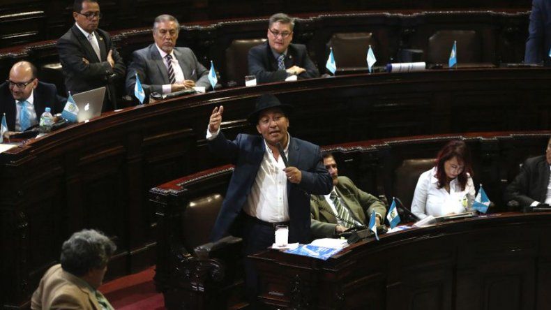 Comisión Legislativa inicia audiencia de antejuicio a presidente de Guatemala