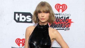 Taylor Swift dedica uno de sus premios a Calvin Harris
