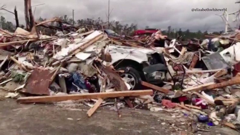 Un tornado causa al menos 23 fallecidos en Alabama