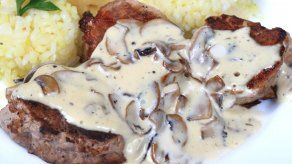 Prepara un rico solomillo de cerdo en salsa de champiñones