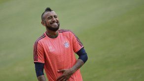 Guardiola apoya a chileno Vidal tras críticas de Beckenbauer